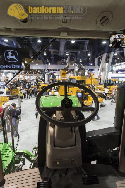 conexpo2014_john_deere_39.jpg