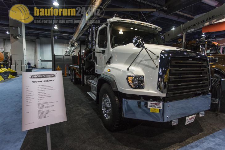 conexpo2014_freightliner_truck_3.jpg