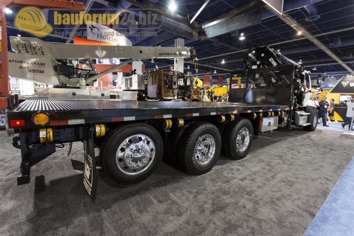 conexpo2014_freightliner_truck_2.jpg