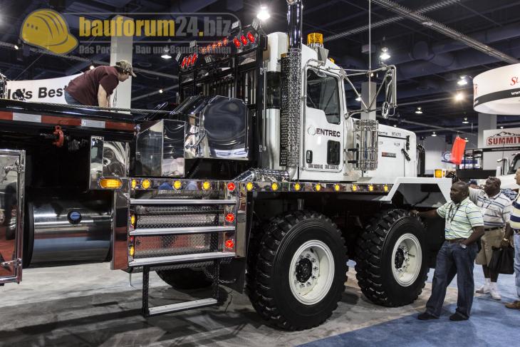 conexpo2014_kennworth_8.jpg