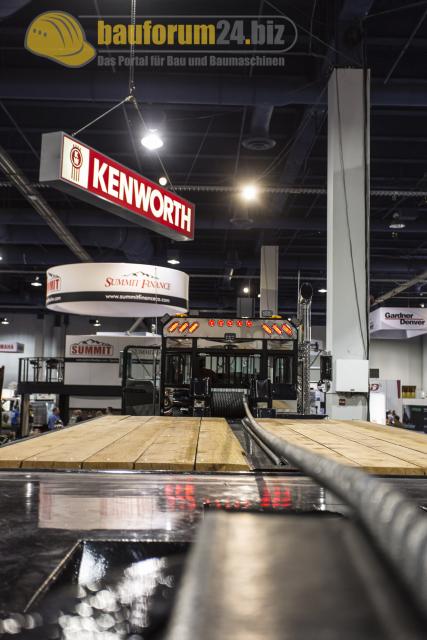 conexpo2014_kennworth_9.jpg