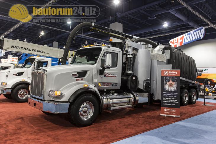 conexpo2014_peterbilt_4.jpg