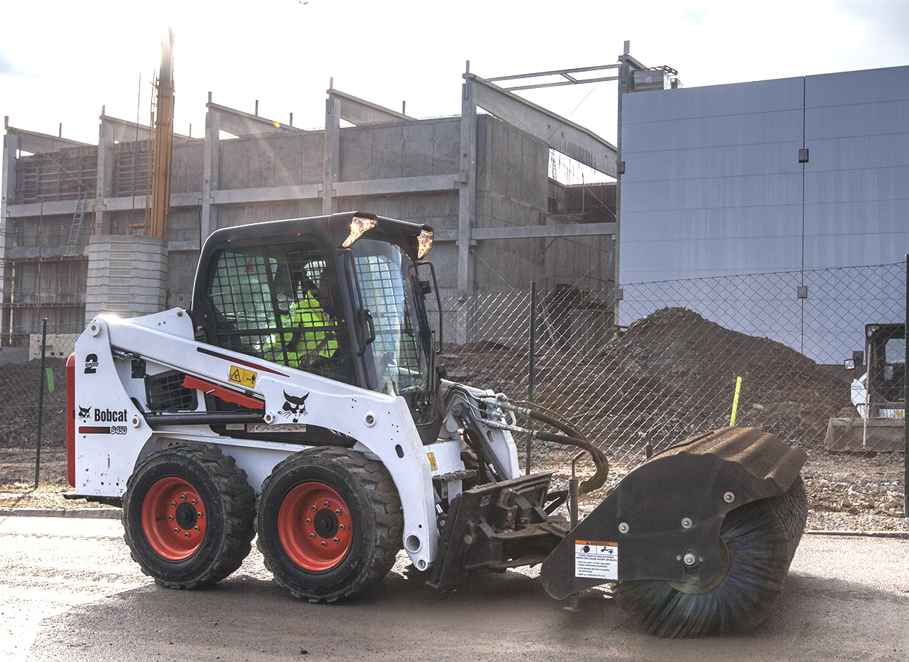 Bobcat навесное. Бобкэт s450. Мини-погрузчик Bobcat s450. Мини-погрузчик Bobcat s530. Бобкэт 175.