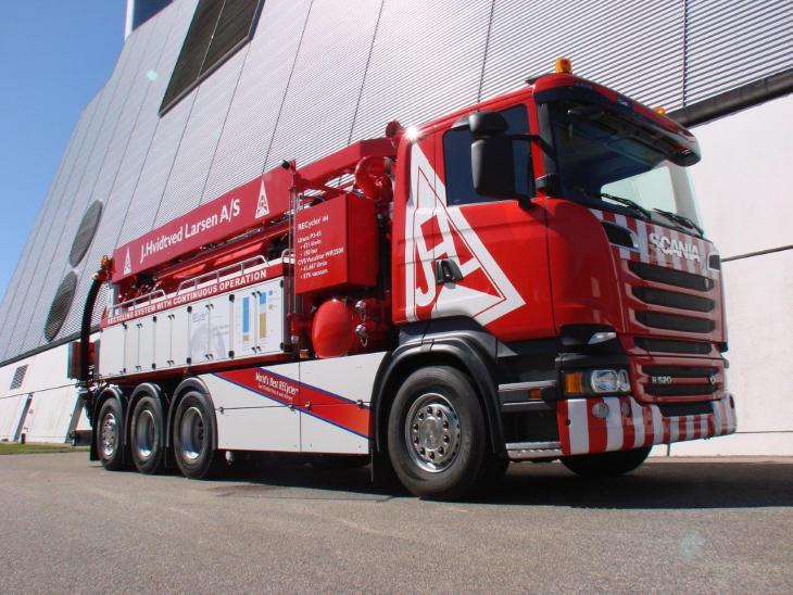 Scania_R_520_Saugfahrzeug.jpg