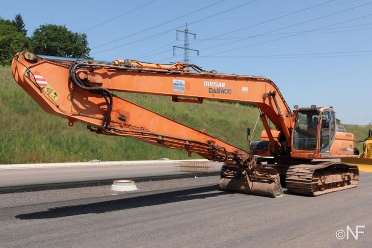 Doosan_DX300LC__2_.JPG