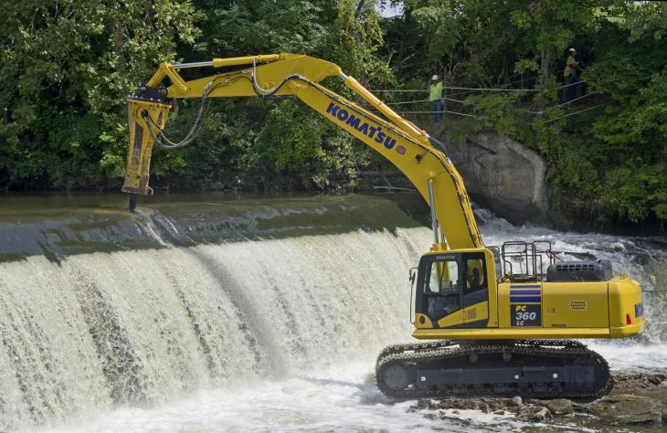 Komatsu_PC360LC_1.jpg