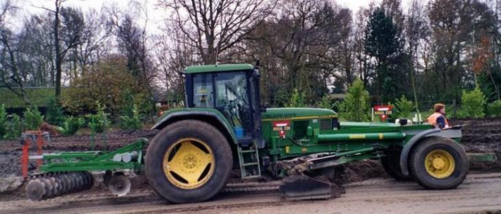 John_Deere_tr.grader_van_Bruil_BorderMaker.jpg