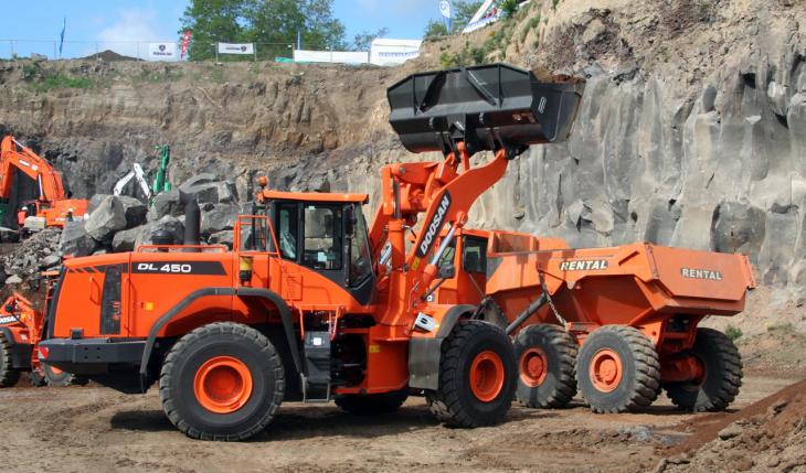 Doosan_DL_450.jpg