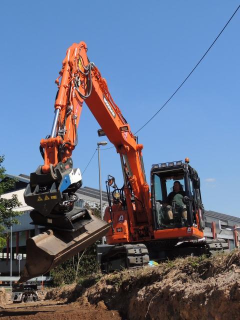 Doosan_DX140LCR_3__02.jpg