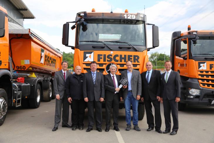 Mercedes_Benz_Arocs_Fischer1.jpg