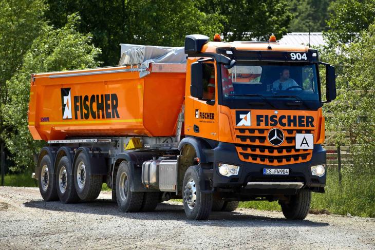 Mercedes_Benz_Arocs_Fischer2.jpg