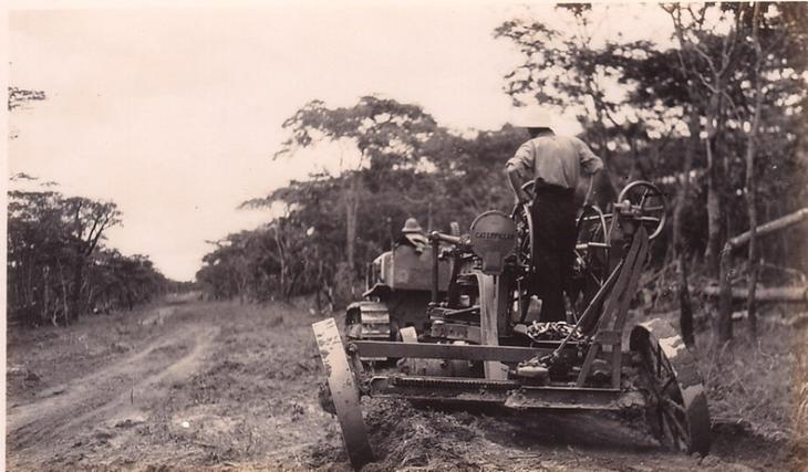 Tanzania_Cat_Tow_Grader_02.jpg