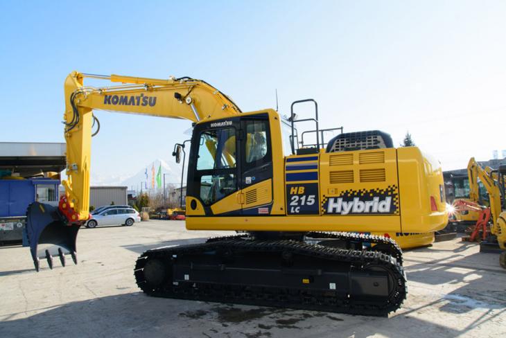 Komatsu_HB215LC_2.jpg