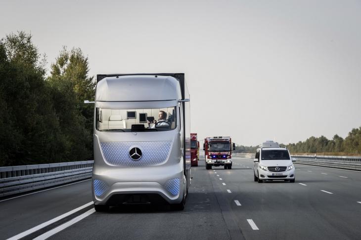 Mercedes_Benz_Future_Truck_2025_013.jpg