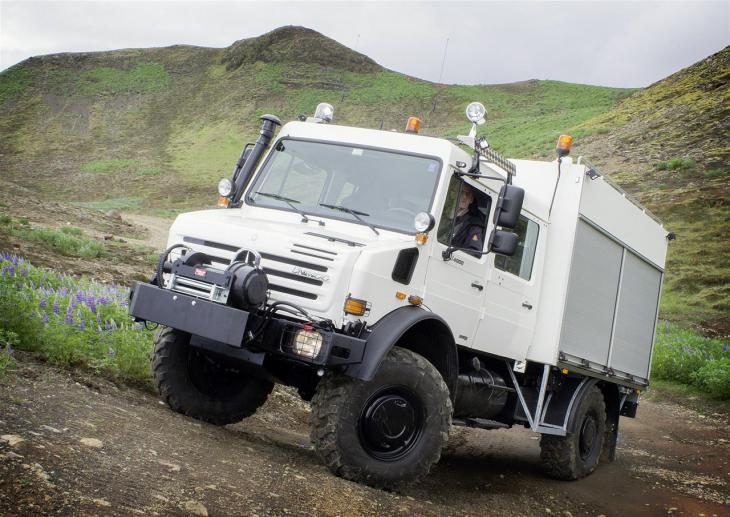 Unimog_U_4000_Island_1.jpg