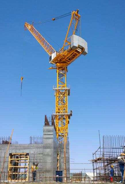 liebherr_luffing_jib_crane.jpg