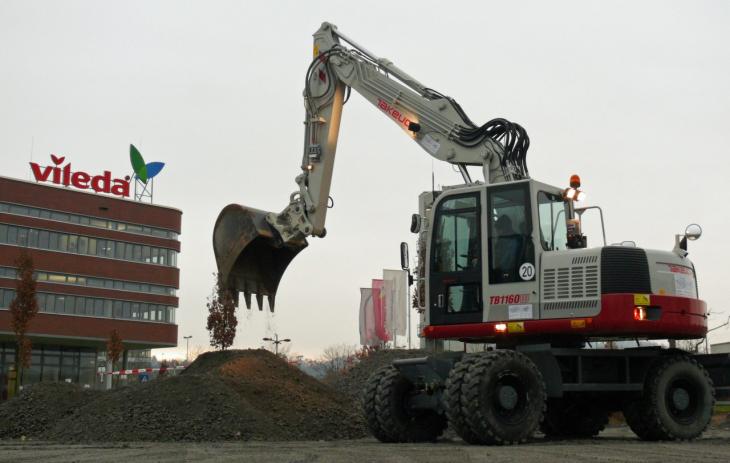 Takeuchi_Mobilbagger_TB_1160W_Bauforum24_01.jpg