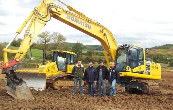 Komatsu_PC210LCi_10_Erdbau_Kuhn_Bauforum24.jpg