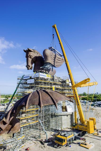 liebherr_LTM_1400_7_1_pegasus_wing_1__Bauforum24.jpg