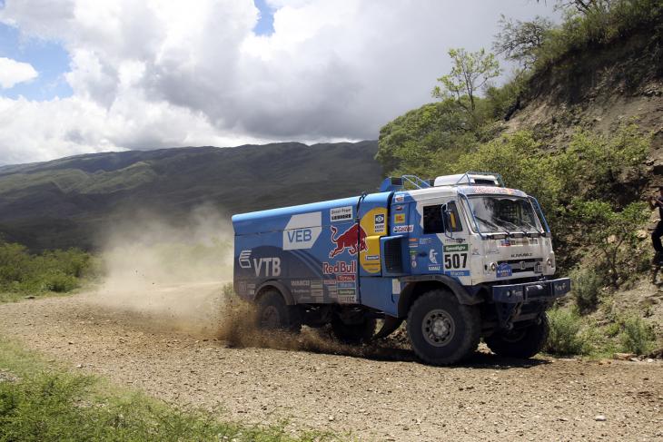 liebherr_kamaz_rallye_dakar_berge_1.jpg