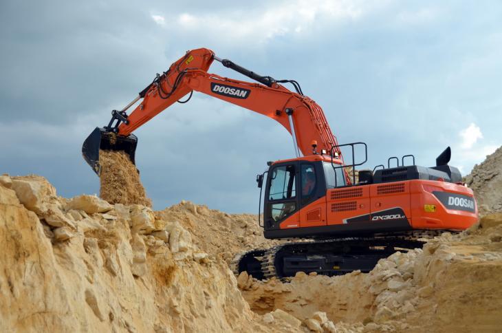 Doosan_DX300LC_5_Quarry_1.jpg