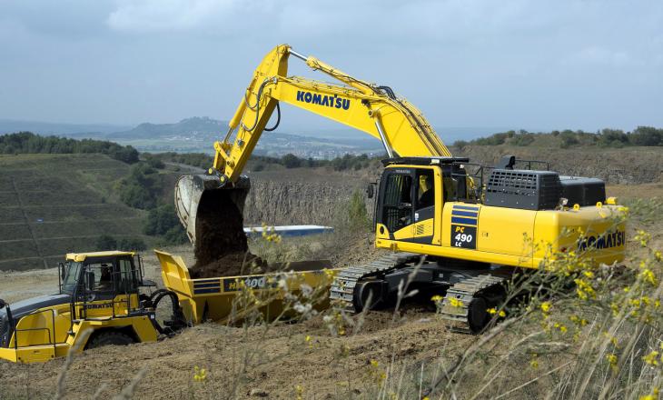 Komatsu_PC490LC_11_2.jpg