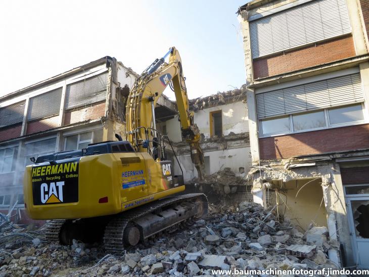 Abbruch_Verwaltungstrakt_Paracelsiusklinik_18_03_05.jpg