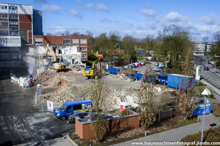 Abbruch_Verwaltungstrakt_Paracelsiusklinik_2.4.15__1_von_25_.jpg
