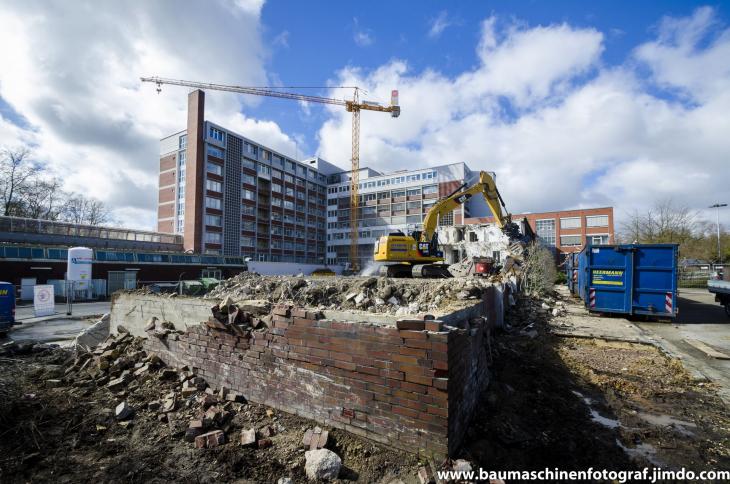 Abbruch_Verwaltungstrakt_Paracelsiusklinik_2.4.15__19_von_25_.jpg