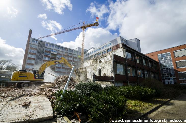 Abbruch_Verwaltungstrakt_Paracelsiusklinik_2.4.15__25_von_25_.jpg