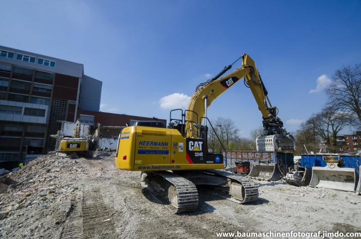 Abbruch_Verwaltungstrakt_Pracelsiusklinik_09.04.2015__4_von_12_.jpg