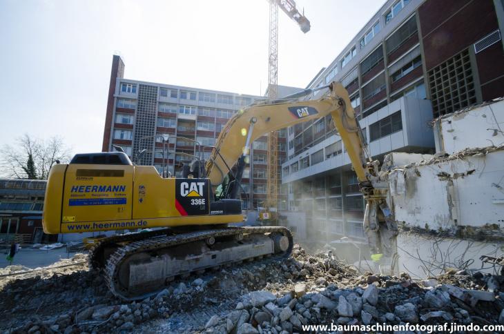 Abbruch_Verwaltungstrakt_Pracelsiusklinik_09.04.2015__9_von_12_.jpg