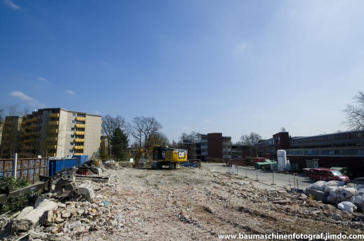 Abbruch_Verwaltungstrakt_Pracelsiusklinik_09.04.2015__10_von_12_.jpg
