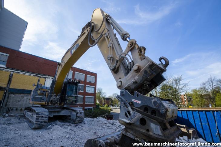 Abbruch_Verwaltungstrakt_Pracelsiusklinik_14.04.2015__8_von_8_.jpg