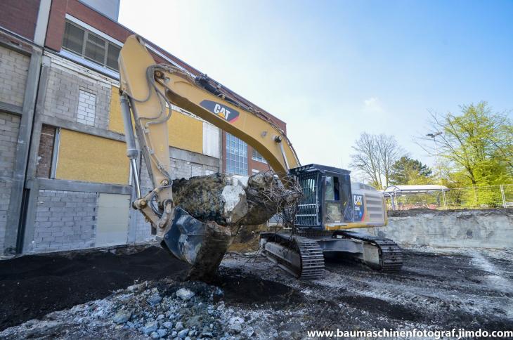 Abbruch_Verwaltungstrakt_Pracelsius_Klinik_23.04.15__10_von_23_.jpg