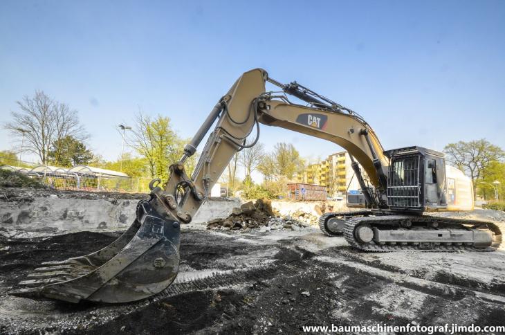Abbruch_Verwaltungstrakt_Pracelsius_Klinik_23.04.15__20_von_23_.jpg