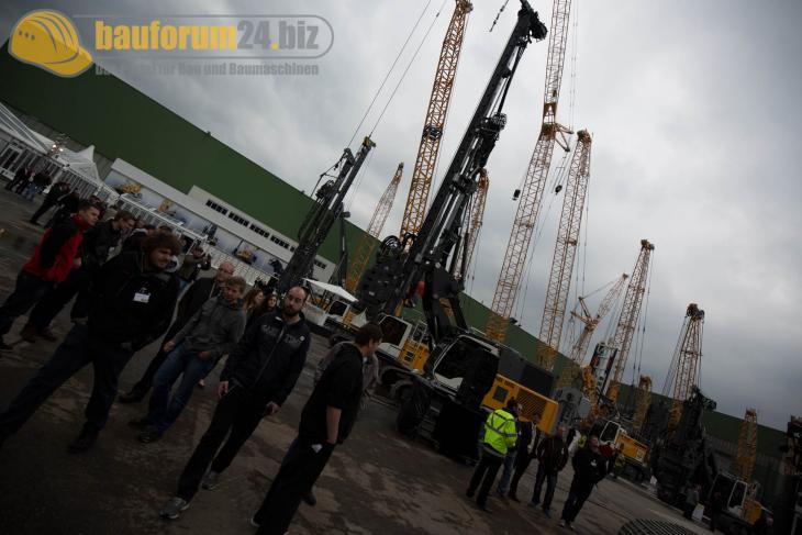 Bauforum24_Fotostrecke_Liebherr_Nenzing_Technikertag_2015_27.jpg