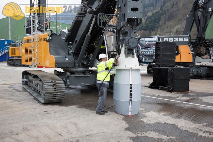 Bauforum24_Fotostrecke_Liebherr_Nenzing_Technikertag_2015_122.jpg