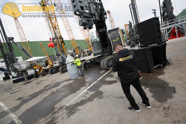 Bauforum24_Fotostrecke_Liebherr_Nenzing_Technikertag_2015_132.jpg