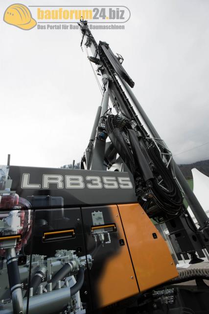 Bauforum24_Fotostrecke_Liebherr_Nenzing_Technikertag_2015_30.jpg