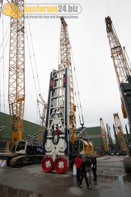 Bauforum24_Fotostrecke_Liebherr_Nenzing_Technikertag_2015_37.jpg