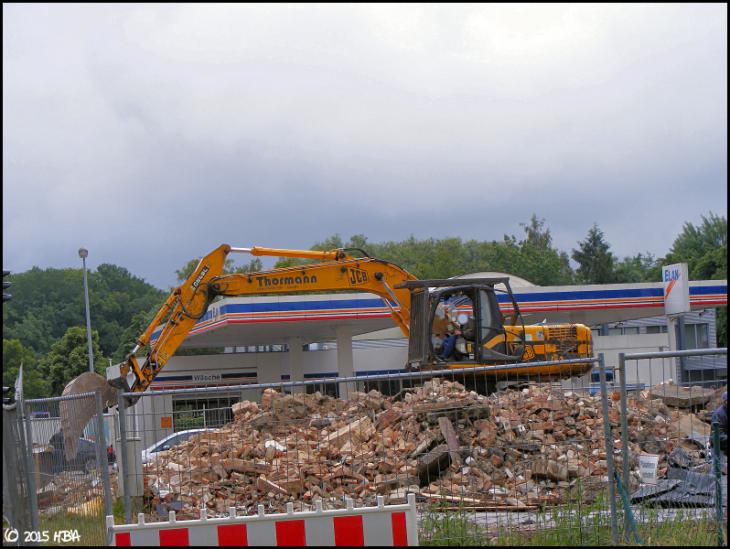 JCB1_2.jpg
