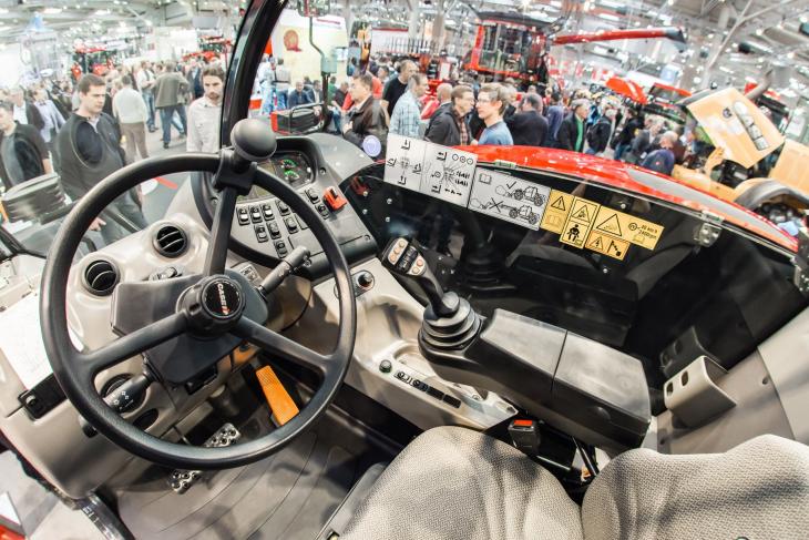 Case_IH_Farmlift_742_Agritechnica3.jpg