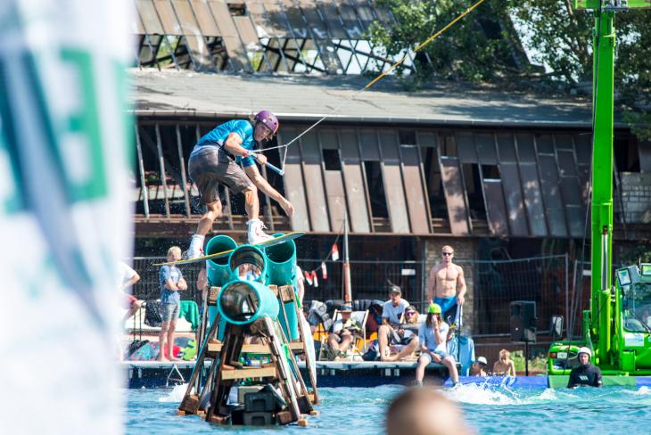 10_Merlo_Teleskopen_Wake_The_City_Berlin_2015_Aufbau_Wakepremiere.jpg