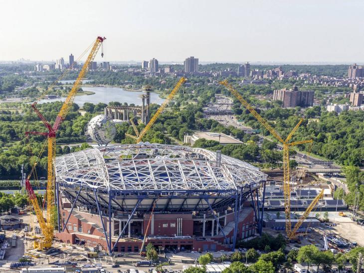 liebherr_lr_crawler_cranes_buckner_stadium_02.jpg