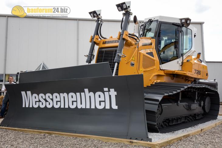 Liebherr_Nordbau_2015_in_Neumuenster__1_.jpg