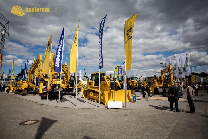 Komatsu_Nordbau_2015_in_Neumuenster__1_.jpg