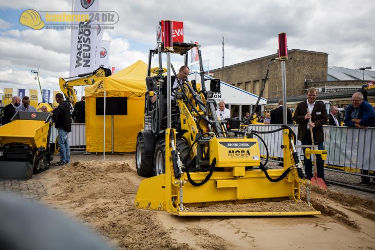 Wacker_Neuson_Nordbau_2015_in_Neumuenster__8_.jpg