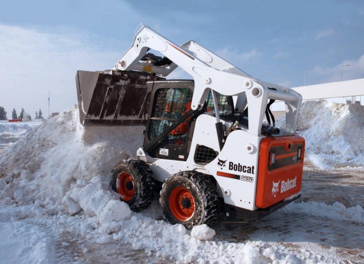 Bobcat_S650_Kompaktlader_Schnee.jpg