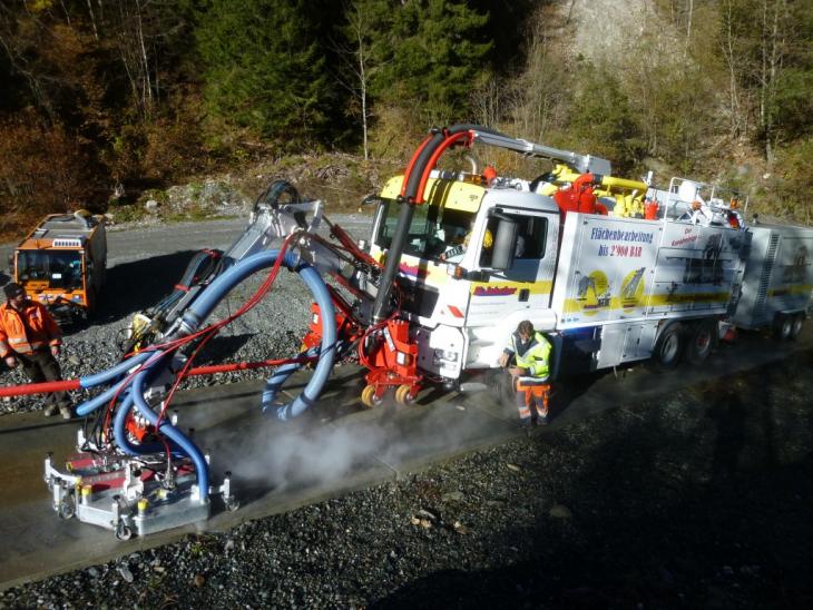 Belagsbehandlung_bei_24_Prozent_Steigung_H__Jakober.jpg